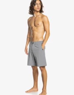 QUIKSILVER WALKSHORT UNION HEATHER AMPHIBIAN 19" -Salty Crew Shop quiksilver boardshort union heather amphibian 19 1