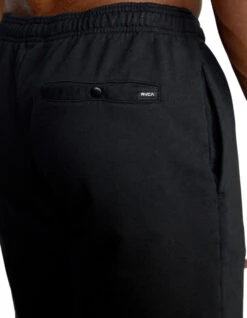 RVCA VA ESSENTIAL SWEATSHORT -Salty Crew Shop rvca va essential sweatshort 18 5 pantaloncini